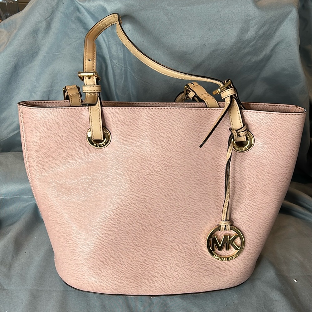 Michael Kors light pink shoulder bag